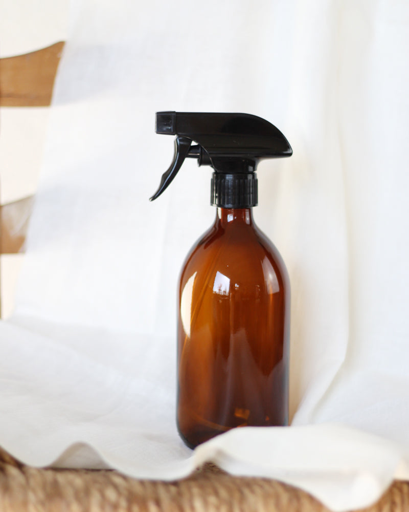 Botella de vidrio Ámbar con pulverizador de 500 ml.